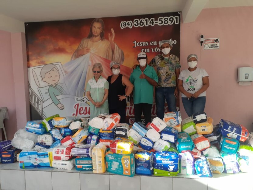 Elderly shelters receive diapers collected at the 3rd International Health Innovation Conference