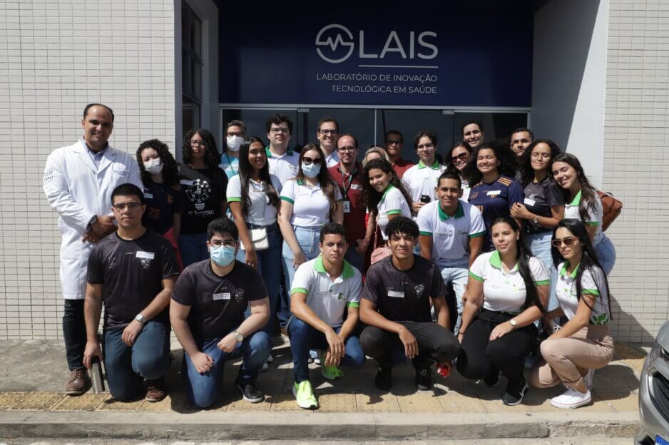 Estudantes do IFRN de Santa Cruz/RN conhecem iniciativas inovadoras do LAIS/UFRN