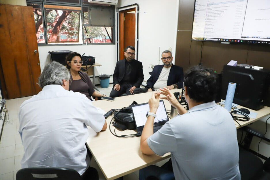 Pesquisadores do LAIS visitam laboratórios de inovação da Universidade Federal de Uberlândia
