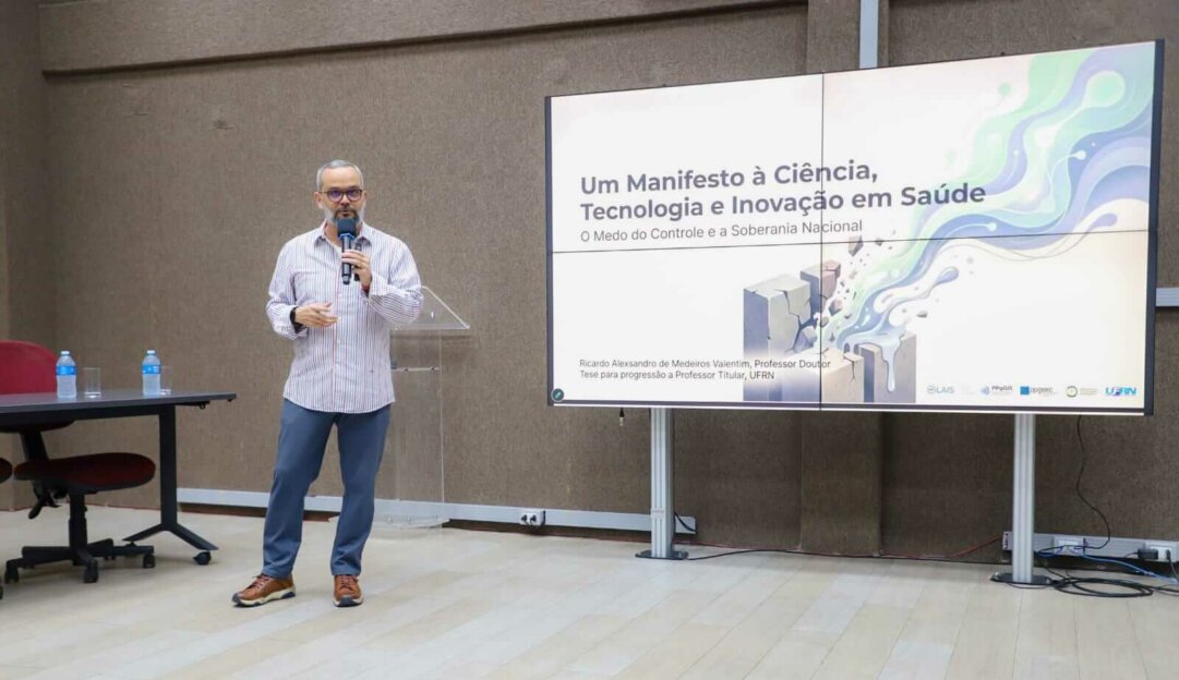 UFRN promove Ricardo Valentim a professor titular após defesa de manifesto sobre inovação em saúde